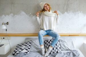 Stylishly Snug - Hur du klär upp dina tröjor på 4 fantastiska sätt