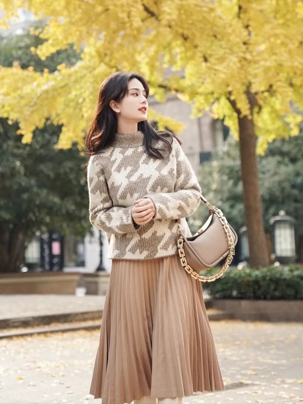 a printed sweater + a solid-colored mid-length skirt