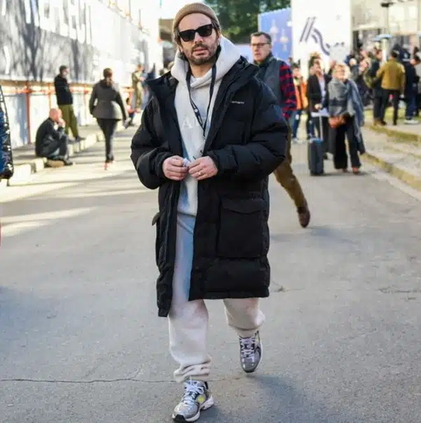 Mütze + Sweatshirt, Kapuzenpullover – absolut schick und cool-01