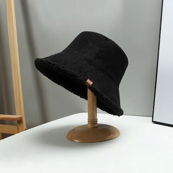 Bucket hat