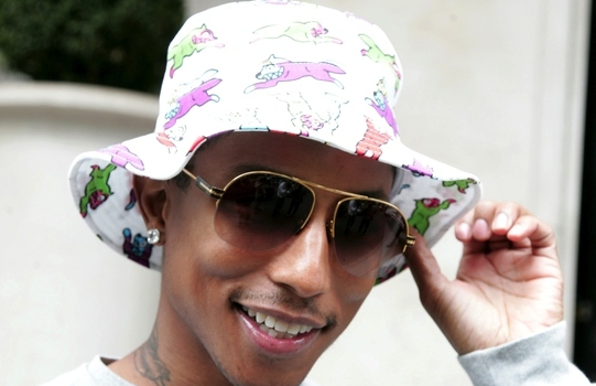 Bucket Hats Across Climates Celebs & Influencers Lead the Trend