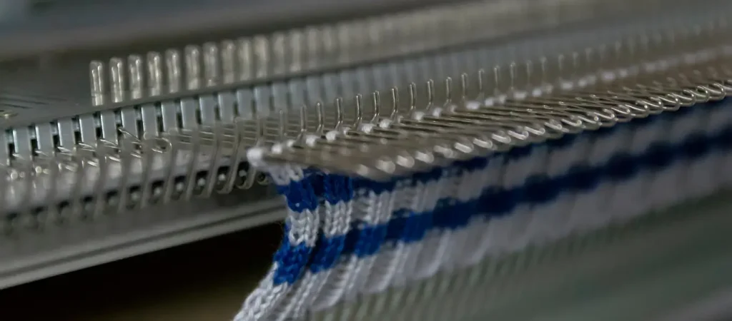 What's weft knitting