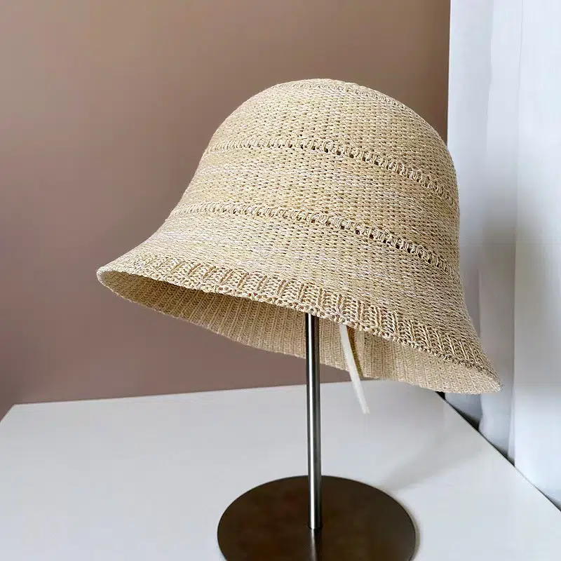 Chapeau de pêcheur en acrylique tricoté creux pour femmes, offrant une protection solaire