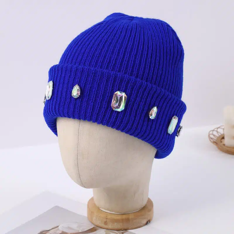 Bonnet en acrylique personnalisé avec chaîne en perles et strass – Chaud et élégant