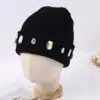 Bonnet en acrylique personnalisé avec chaîne en perles et strass – Chaud et élégant