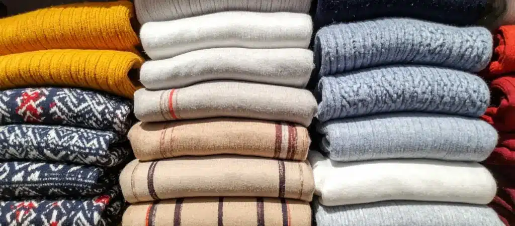 Chandails de tissus différents